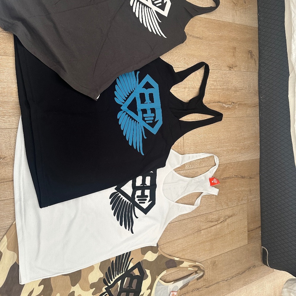 4 Vincit Victor gym tank top man